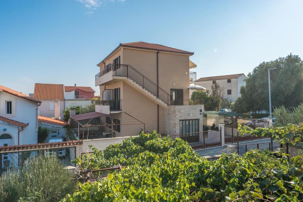 Apartments Protega Trogir Exterior photo